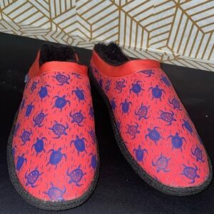 Tidewater Slippers Turtles Size 8